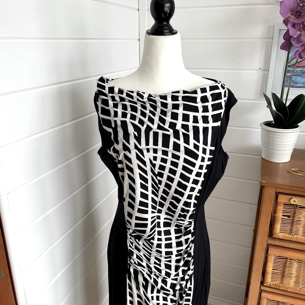 🆕 Point Zero Size XL Black & White geometric design knee-length dress - Picture 4 of 11